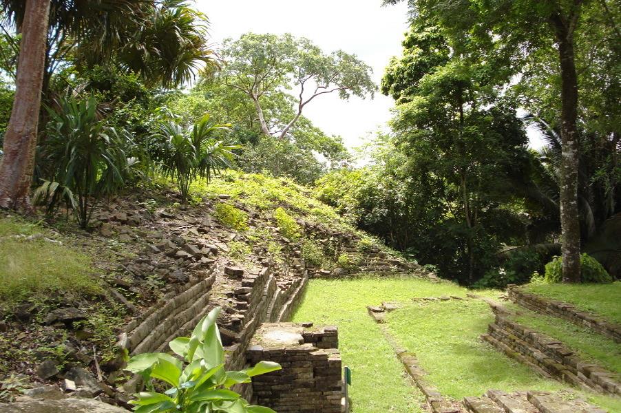 best mayan ruins to visit in belize